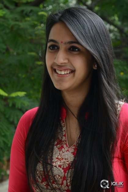 Niharika-Konidela-Interview-About-Oka-Manasu